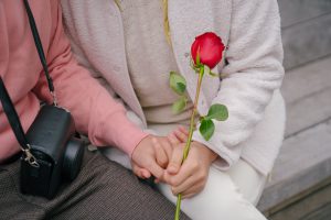 Ostomy couple on a bench