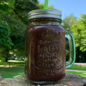 Stoma-friendly black forest smoothie
